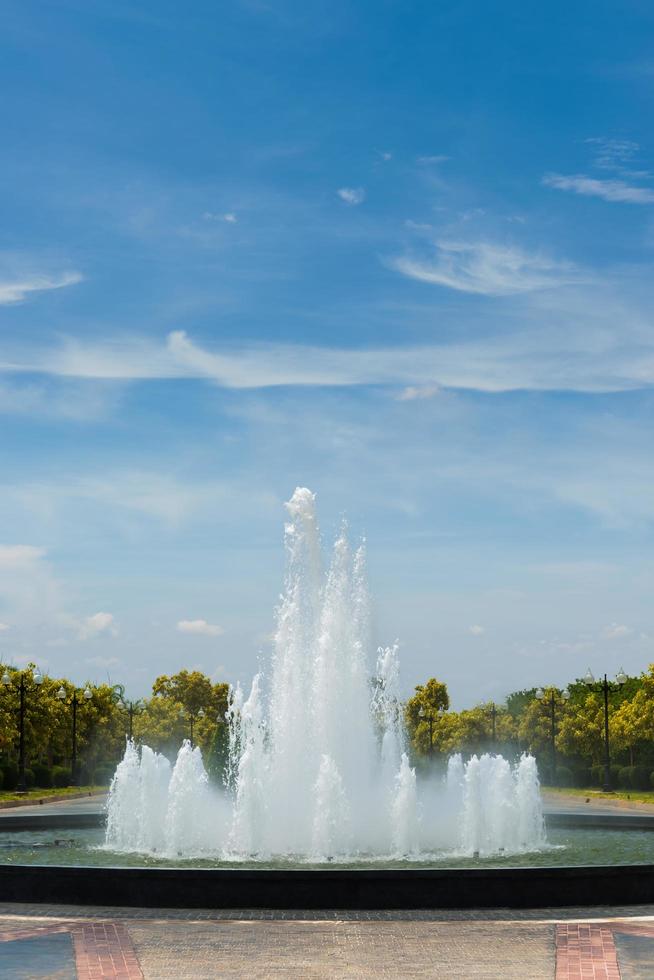 fontänen i en park foto