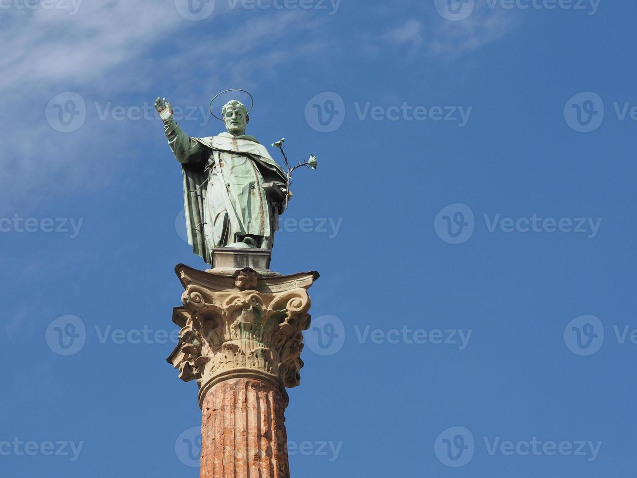 san domenico kolumn i bologna foto