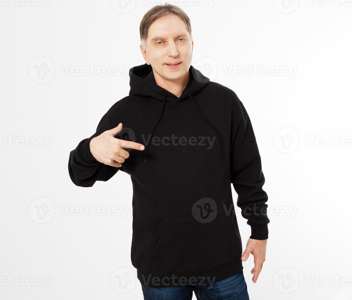 man i svart tröja spetsig hand, svarta hoodies framtill isolerade, mock up, kopiera utrymme foto