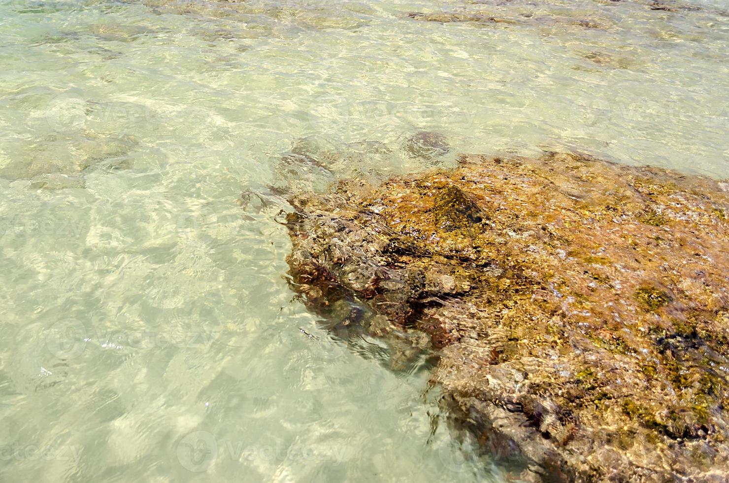 en vit sandbotten i Salento vackra sandstrand, Italien foto