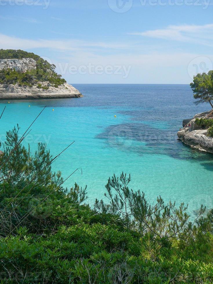 utsikt över cala galdana på ön Minorca i Spanien foto