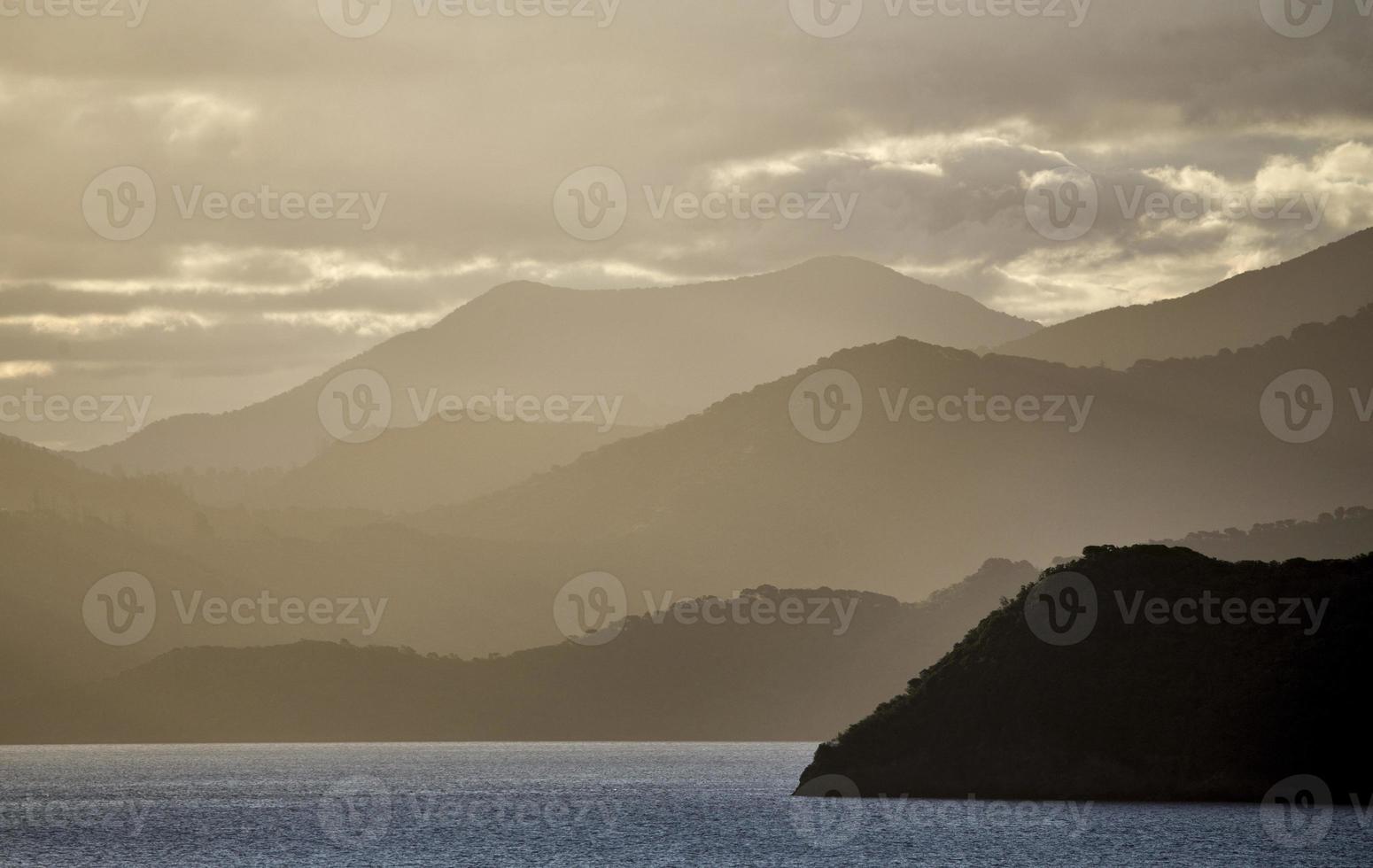 ferry view picton new zealand foto