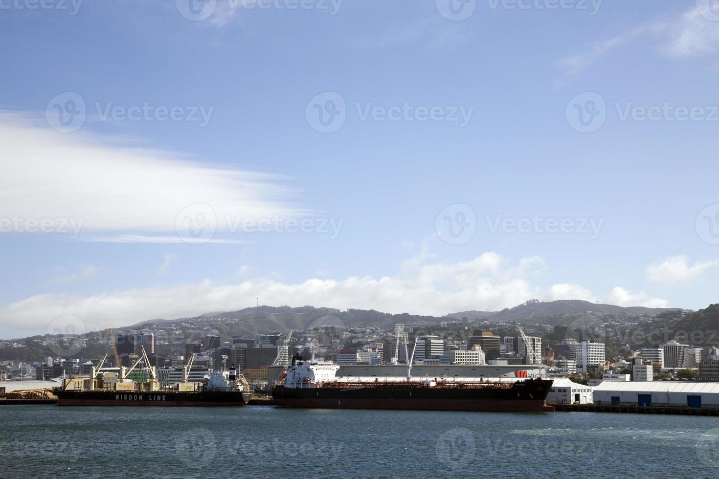 ferry view wellington new zealand foto