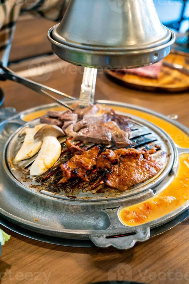 grillat kött i koreansk stil eller koreansk bbq foto