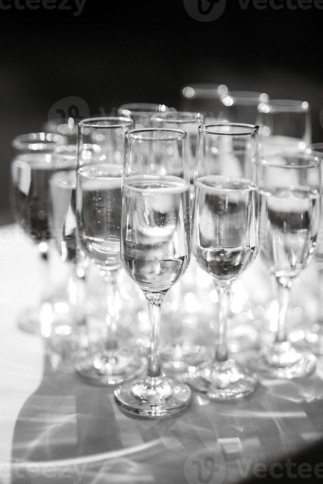 bröllopsglas för vin och champagne foto