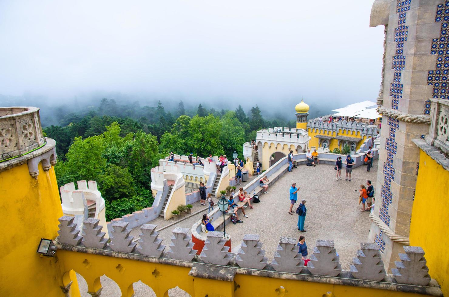 sintra, portugal - 14 juni 2017 pena nationalpalats eller palacio da pena. Pena-slottet är ett unesco-arv nära lisbon lisboa foto