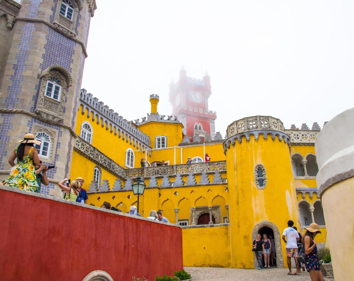 sintra, portugal - 14 juni 2017 pena nationalpalats eller palacio da pena. Pena-slottet är ett unesco-arv nära lisbon lisboa foto