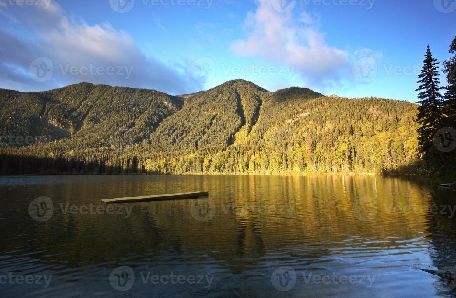 hart lake i fantastiska alberta foto