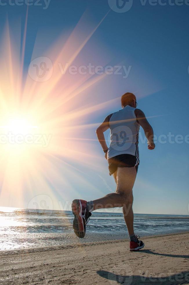 springa på stranden i Senigallia foto
