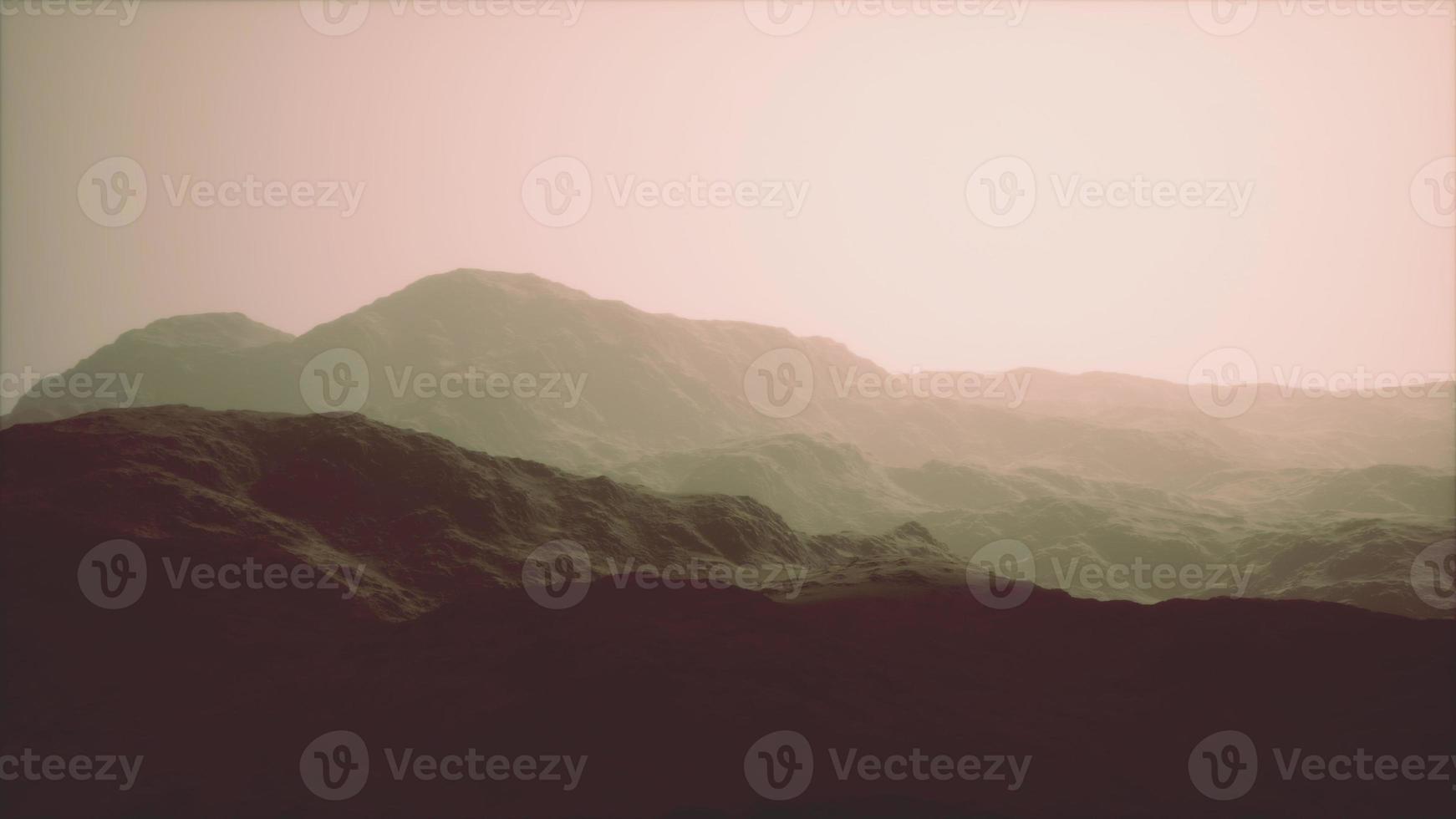 kallt dimmigt höstland i färgglada skuggor foto
