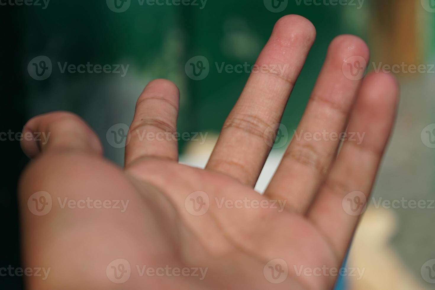 öppna mannens hand foto