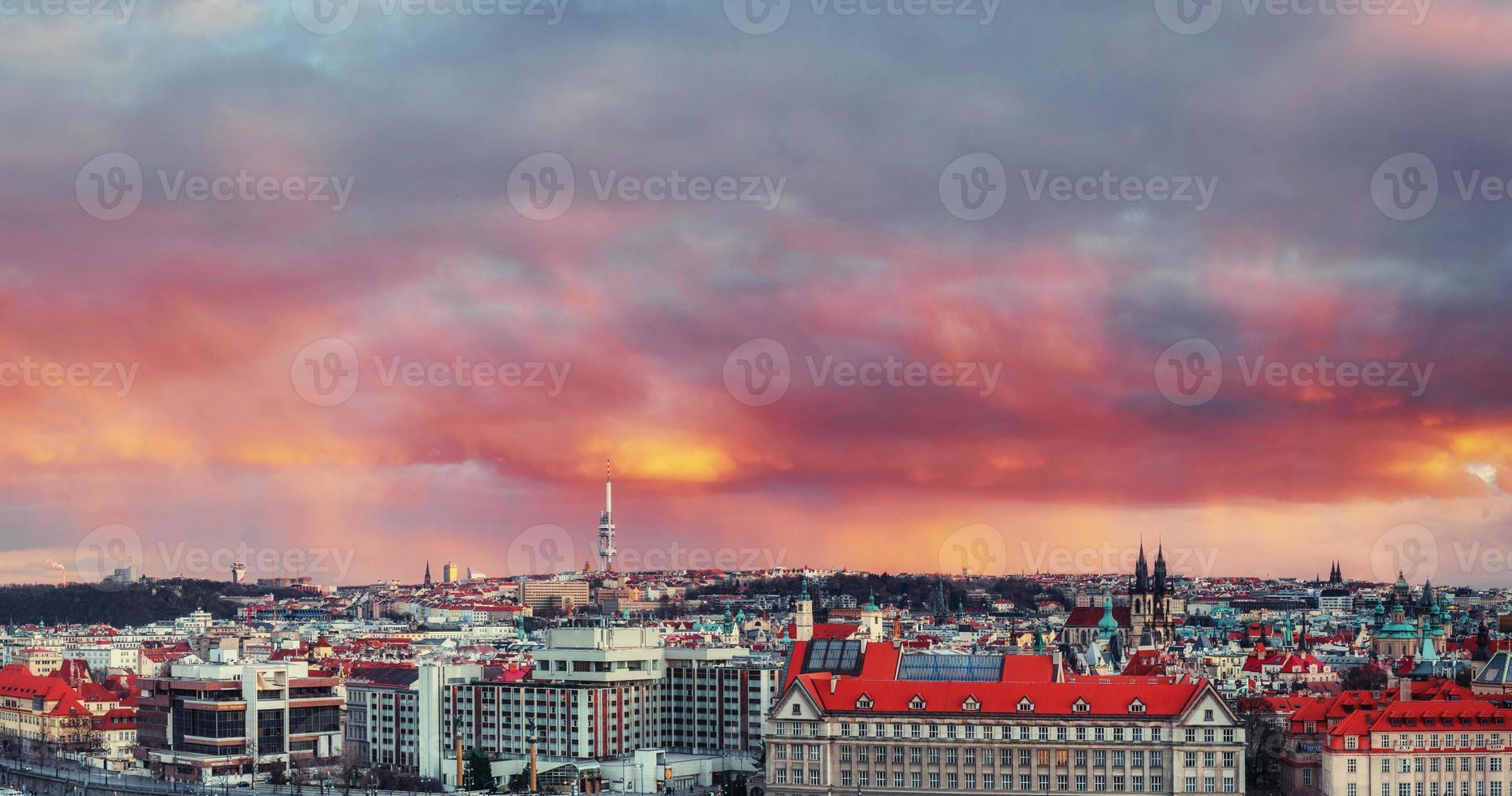 vacker panoramautsikt över Prags broar foto