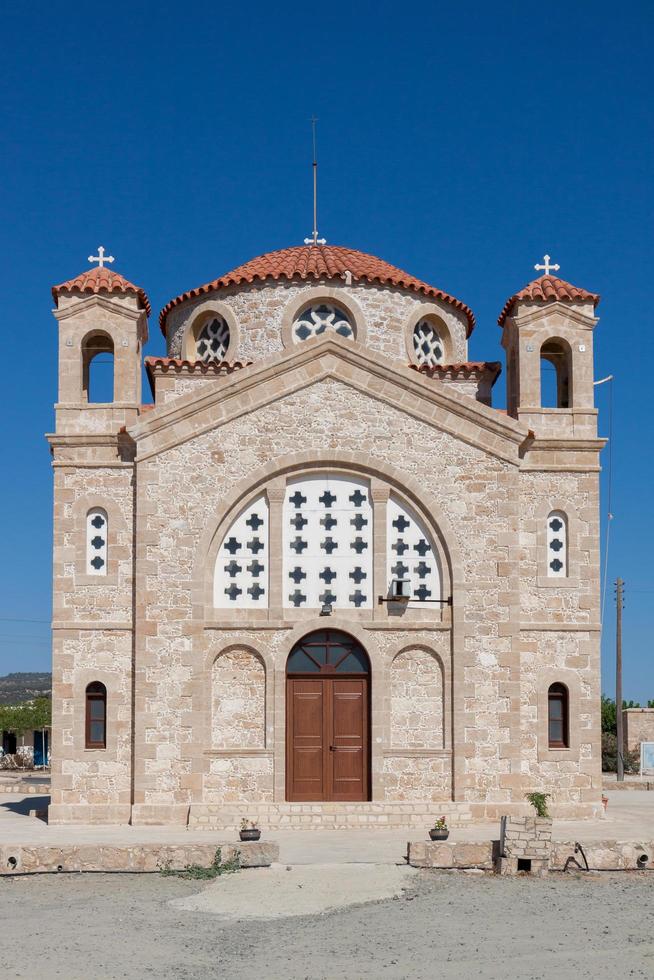 cape deprano, Cypern, Grekland, 2009. Agios georgios kyrka vid Cape deprano Cypern den 23 juli 2009 foto