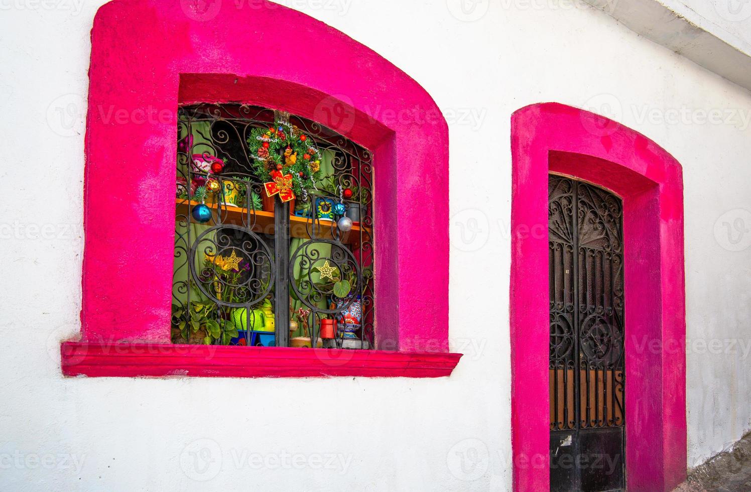 Mexiko, natursköna taxco kullerstensgator i historiska stadskärnan foto