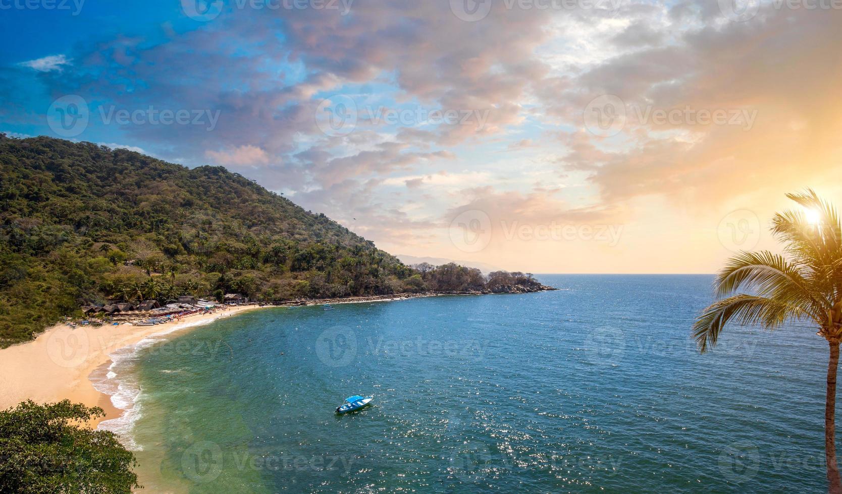 puerto vallarta stränder, solnedgångar och natursköna havsutsikt nära bukten Banderas kustlinje foto