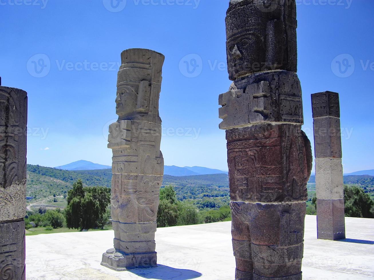 berömda tula-pyramider och statyer i Mexiko foto