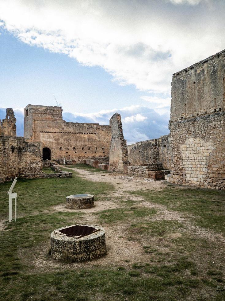 medeltida slott i staden el burgo de osma foto