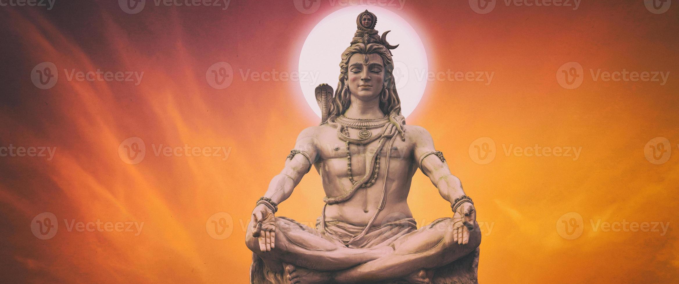 gud shiva staty vacker affisch av mahadev shiva foto