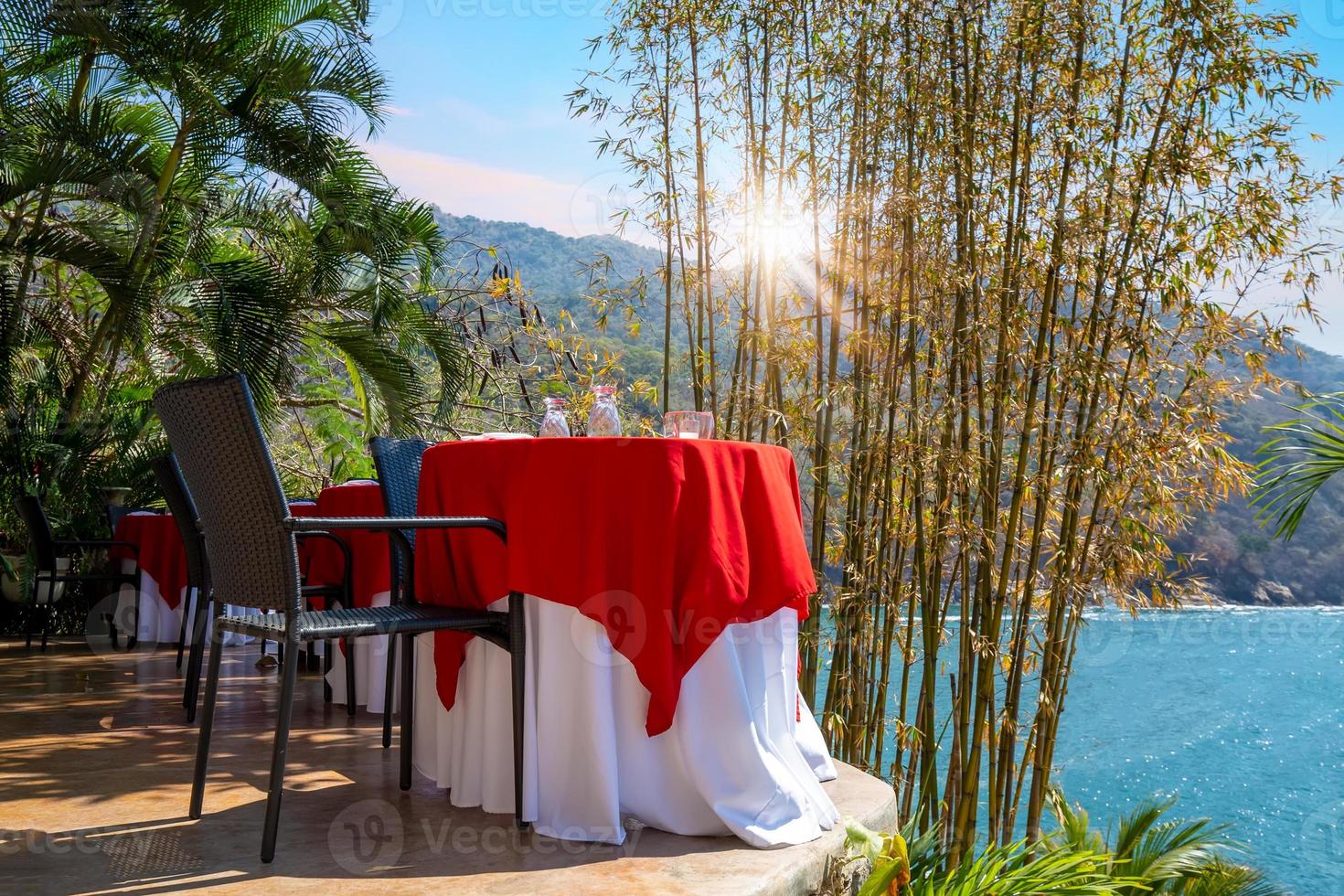 Mexiko, Puerto Vallarta, romantisk exklusiv restaurang och natursköna havsutsikter nära Banderasbukten foto