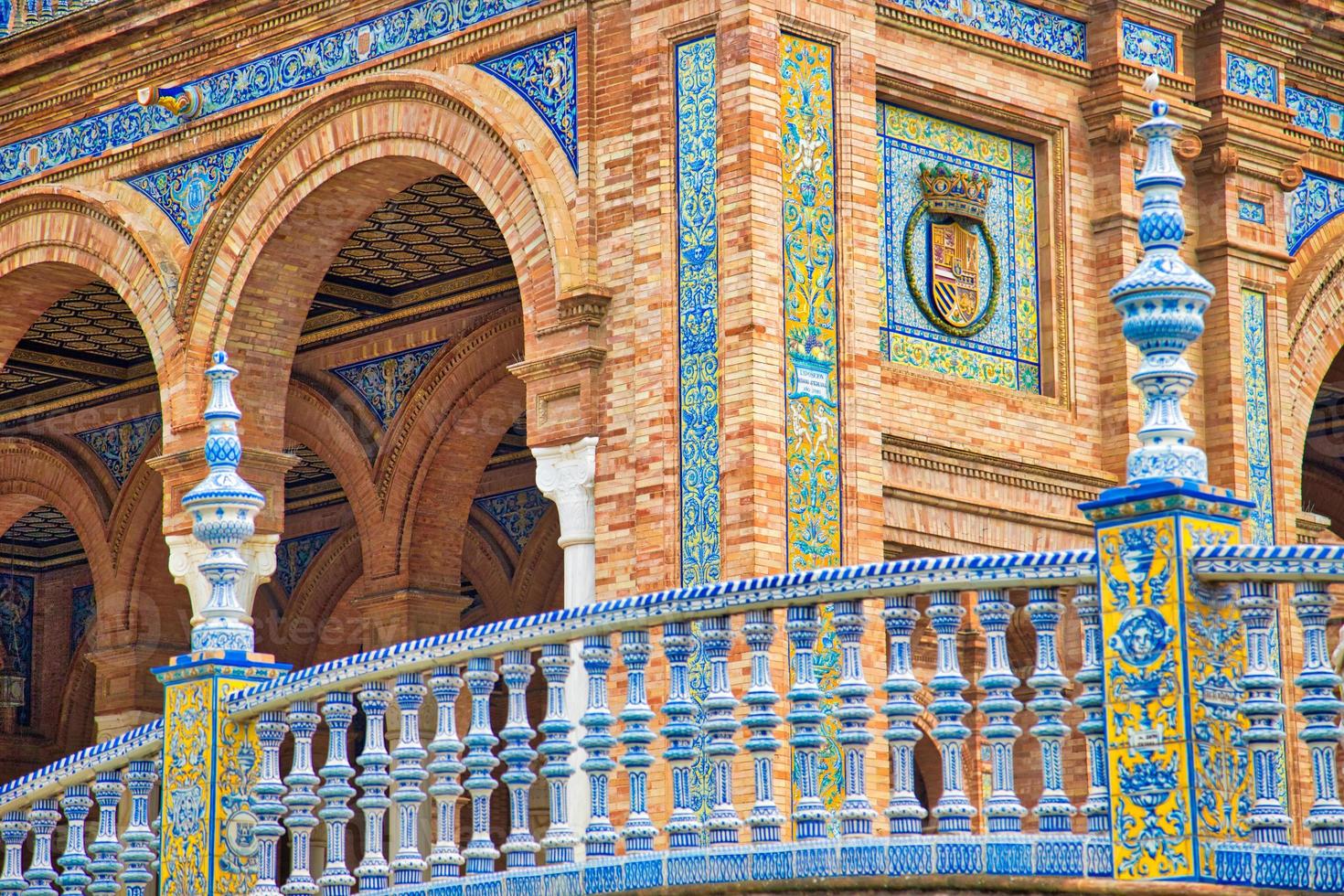 plaza de espana, sevilla, arkitektoniska detaljer och ornament foto