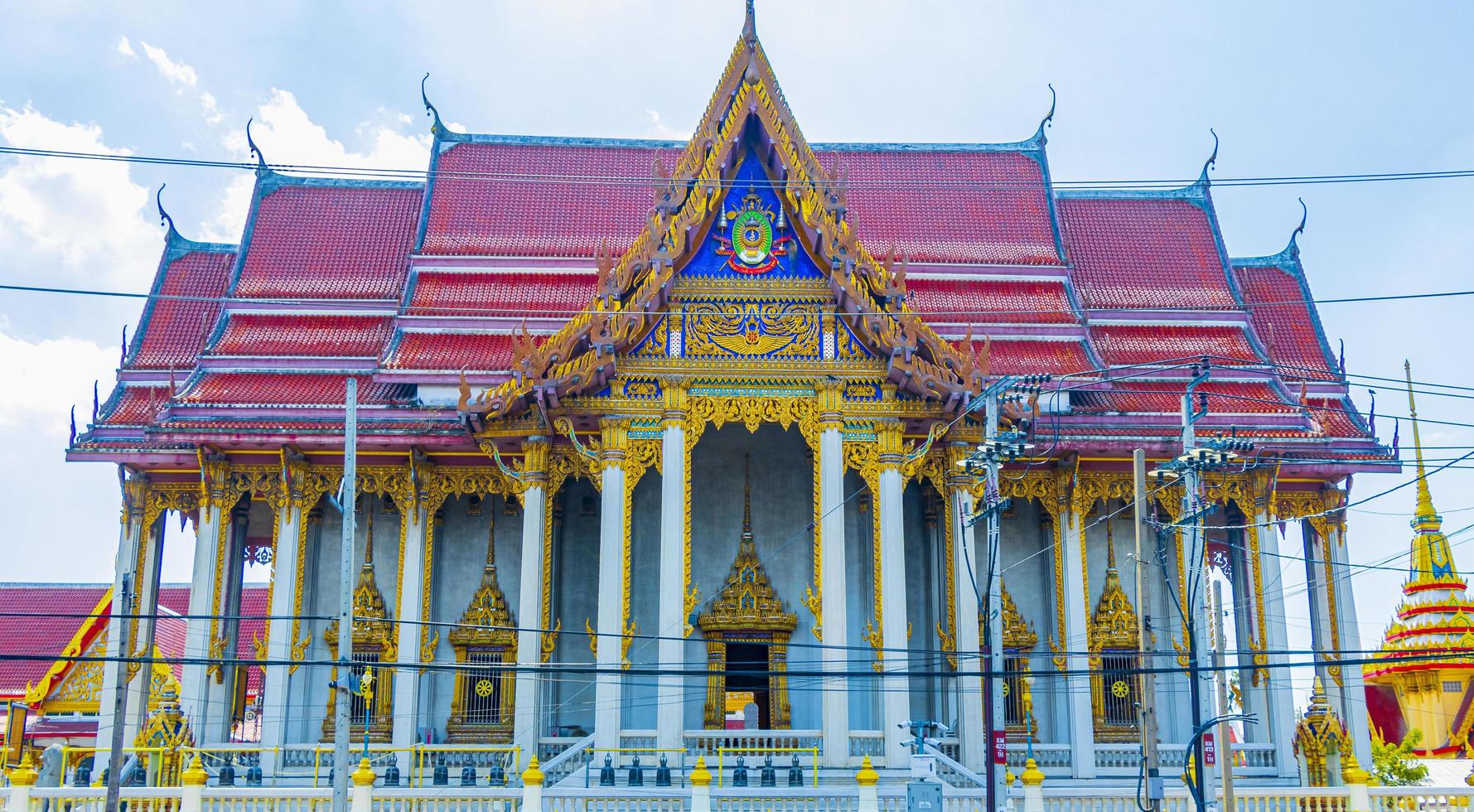 färgglada wat don mueang phra arramluang buddhistiska tempel bangkok thailand. foto