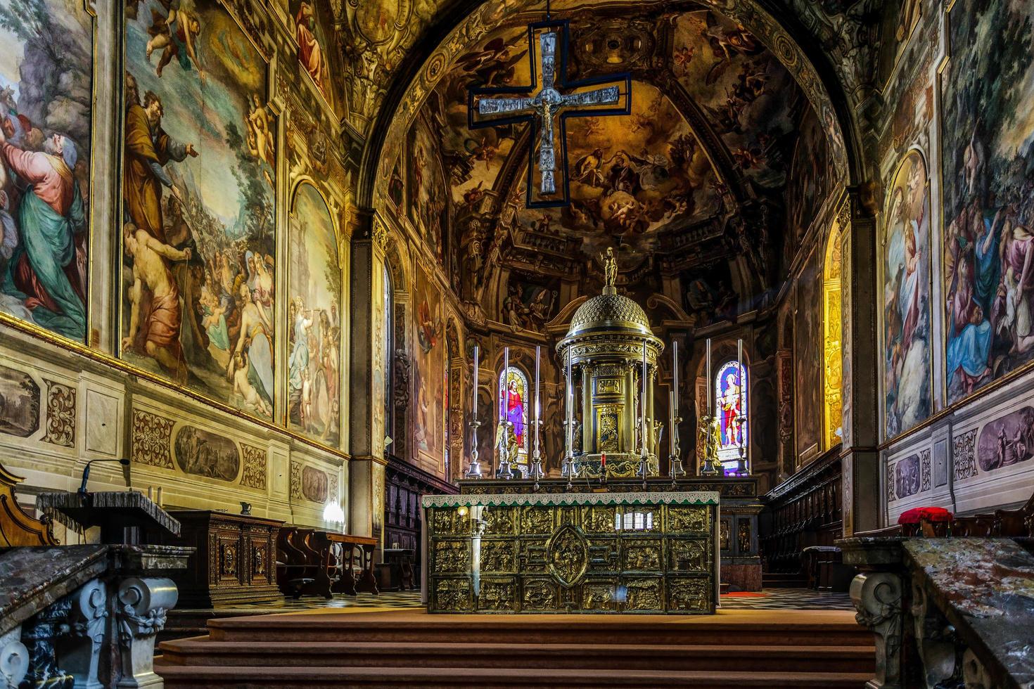 monza, Italien, 2010. invändig vy av katedralen foto