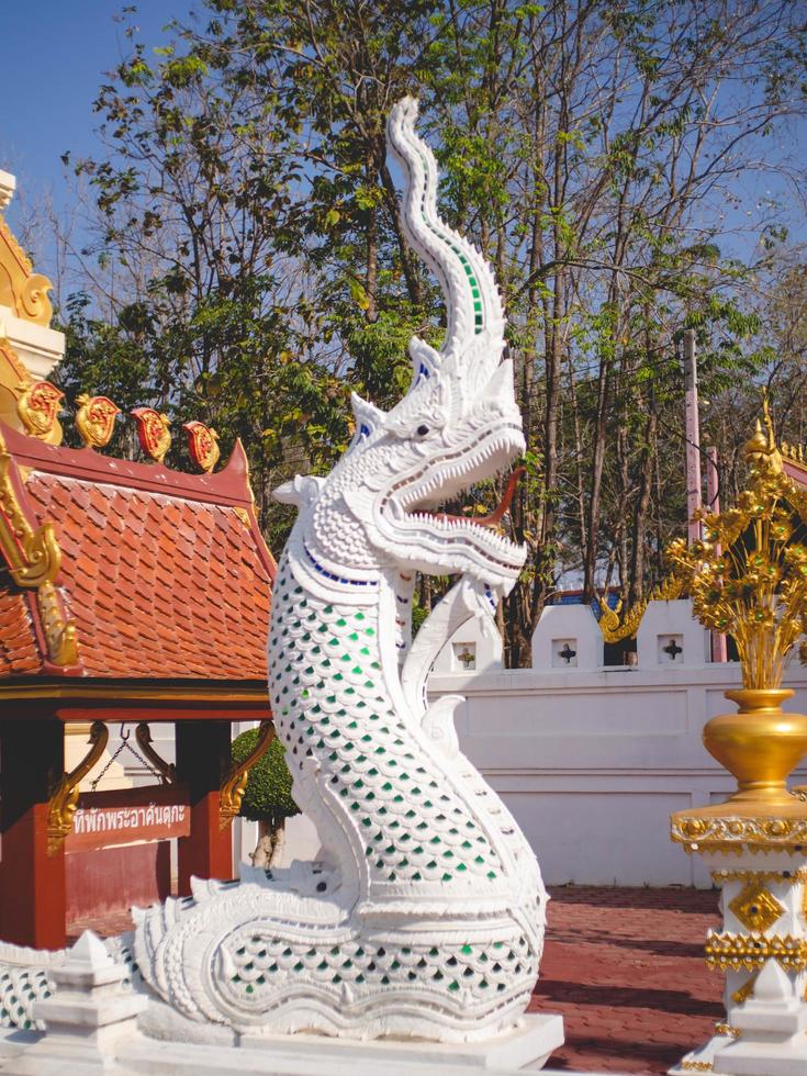 thungsaliam, sukhothai, thailand, 2021 - templets namn är wat pi pat mongkol foto