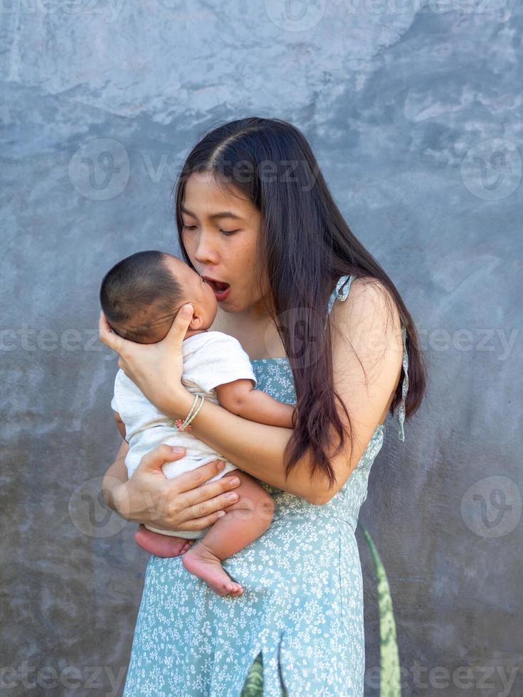 bebis och mamma foto