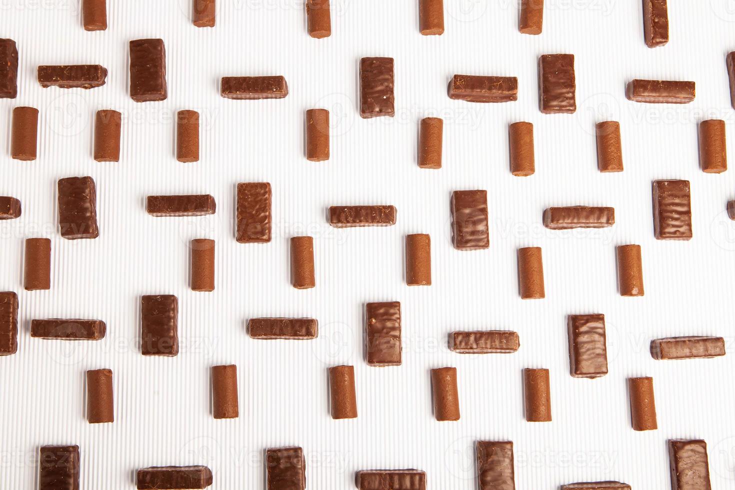 sortiment av läckra choklad godis bakgrund. choklad godis isolerade. foto