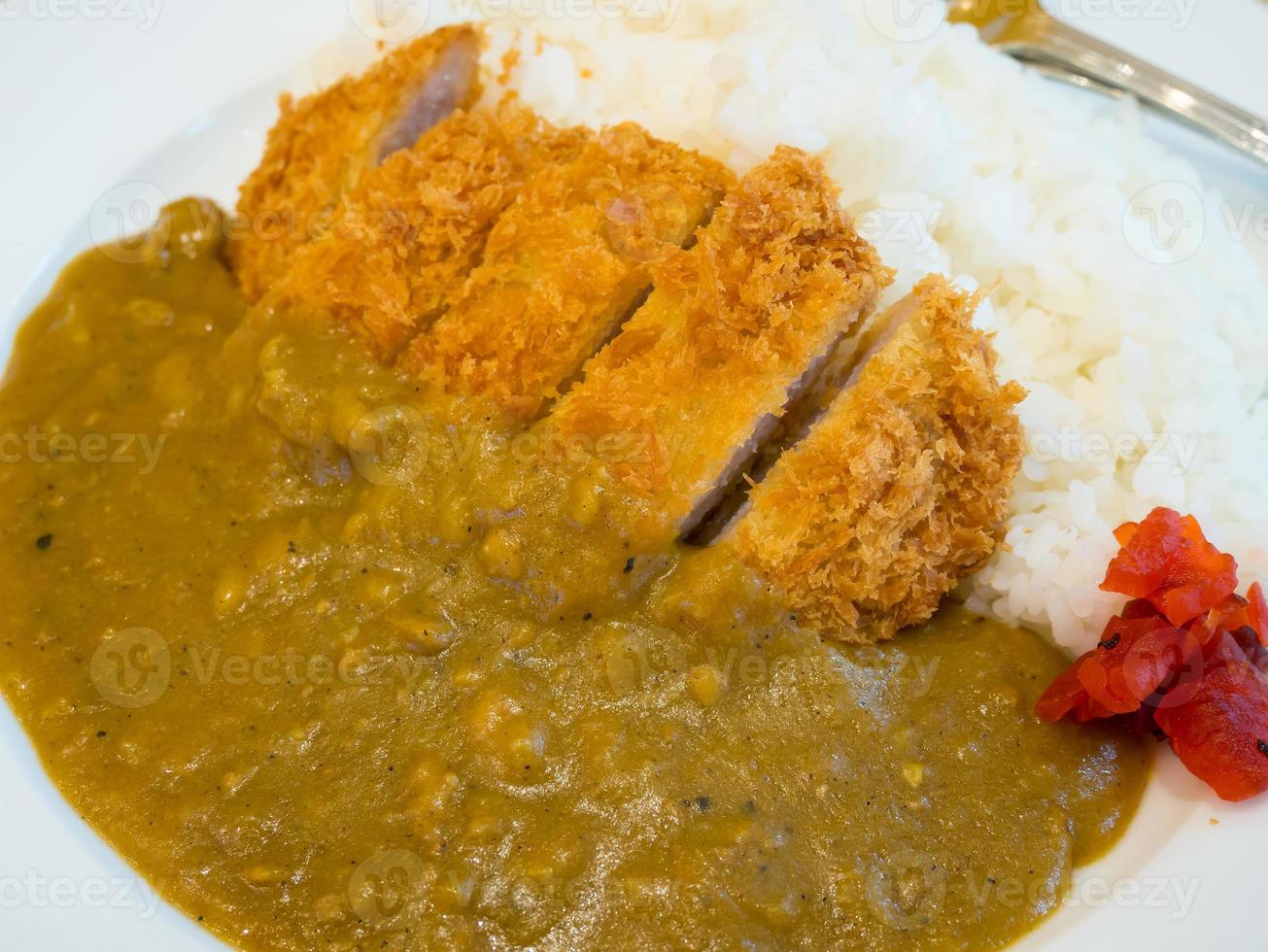 japansk mat stekt fläsk tonkatsu curry med ris foto