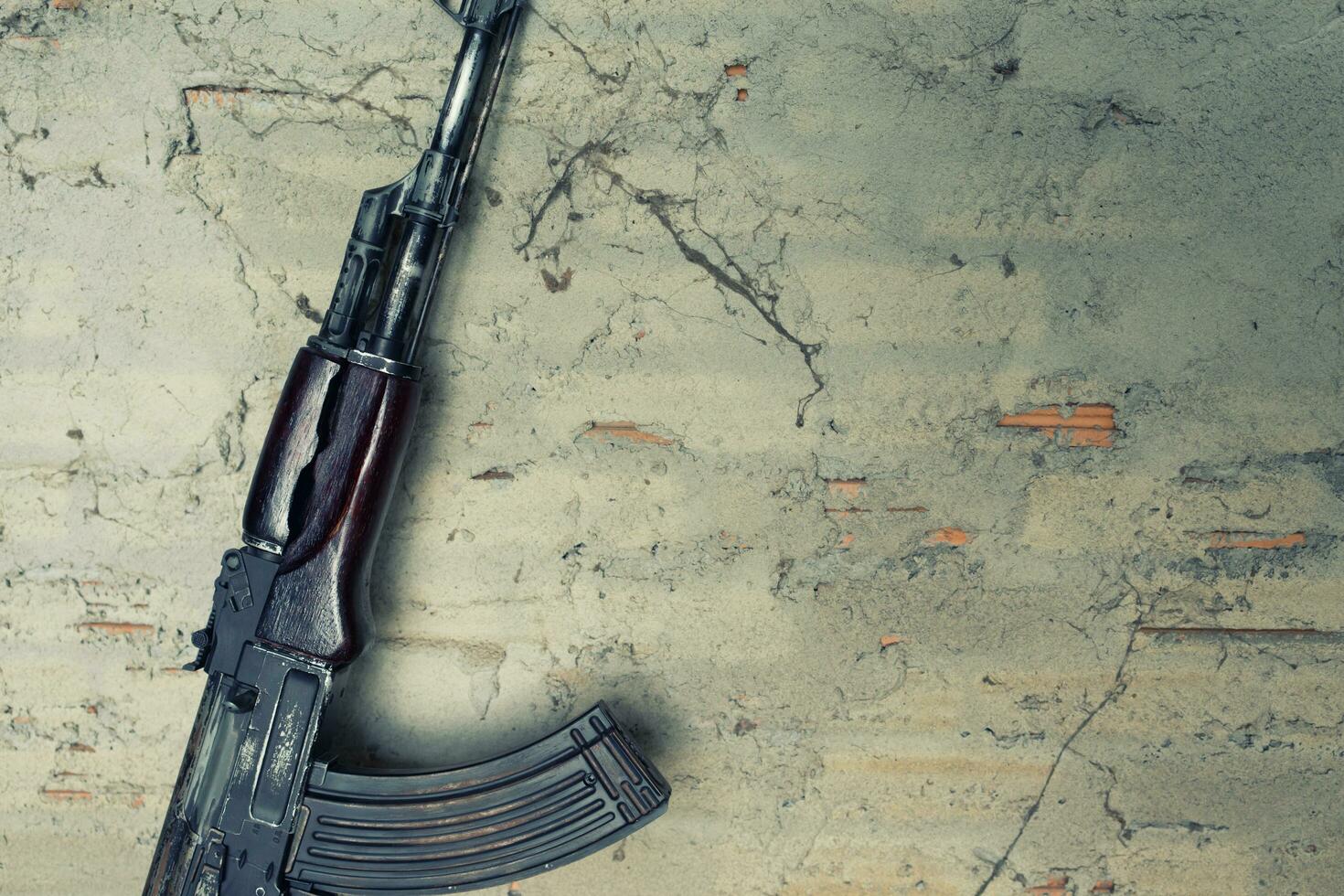 gammal kulspruta kalashnikov ak-47 foto