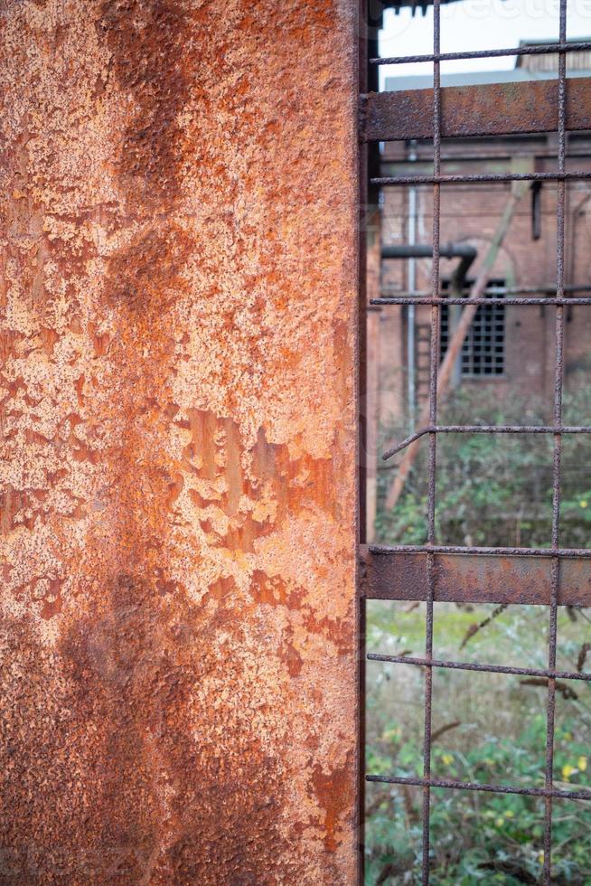 rostig del av ett industriområde foto