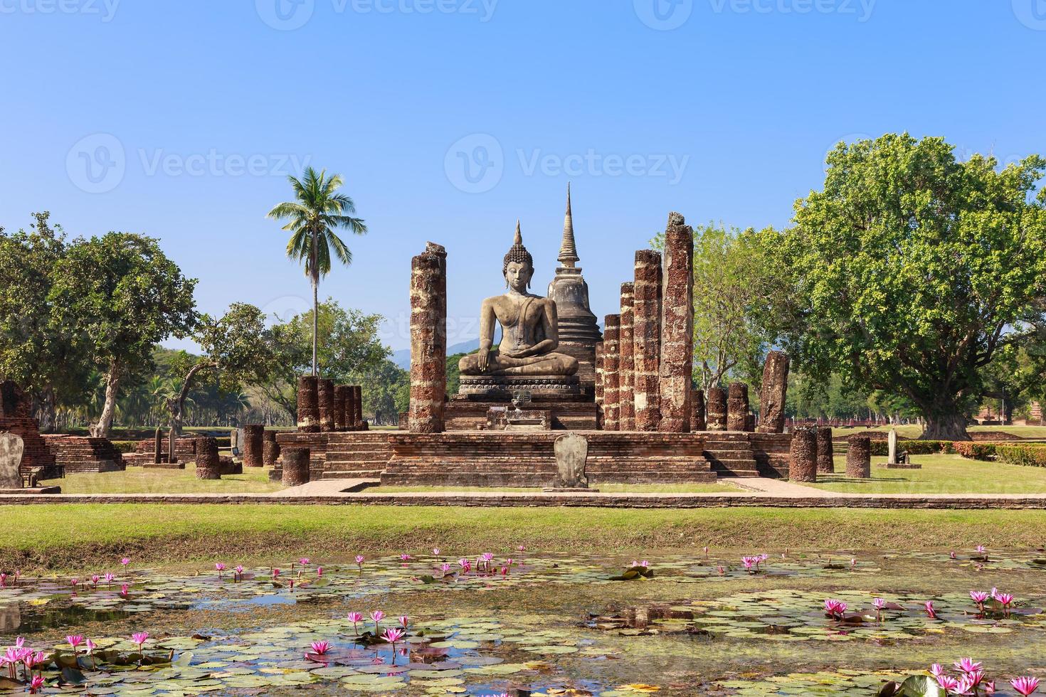 huvudkapellet i wat maha that, shukhothai historiska park, thailand foto