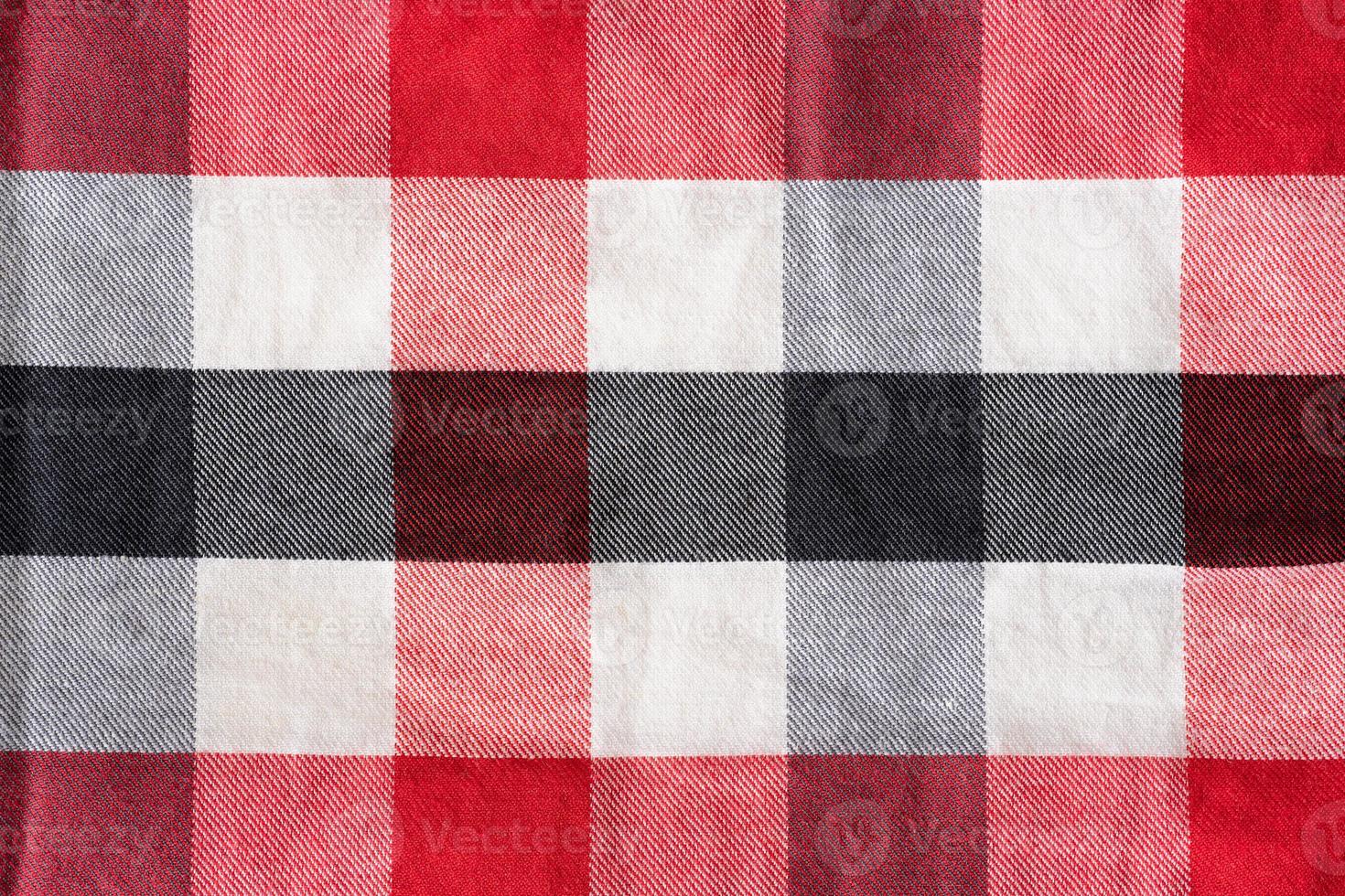 röd svart och vit rutmönster textil foto