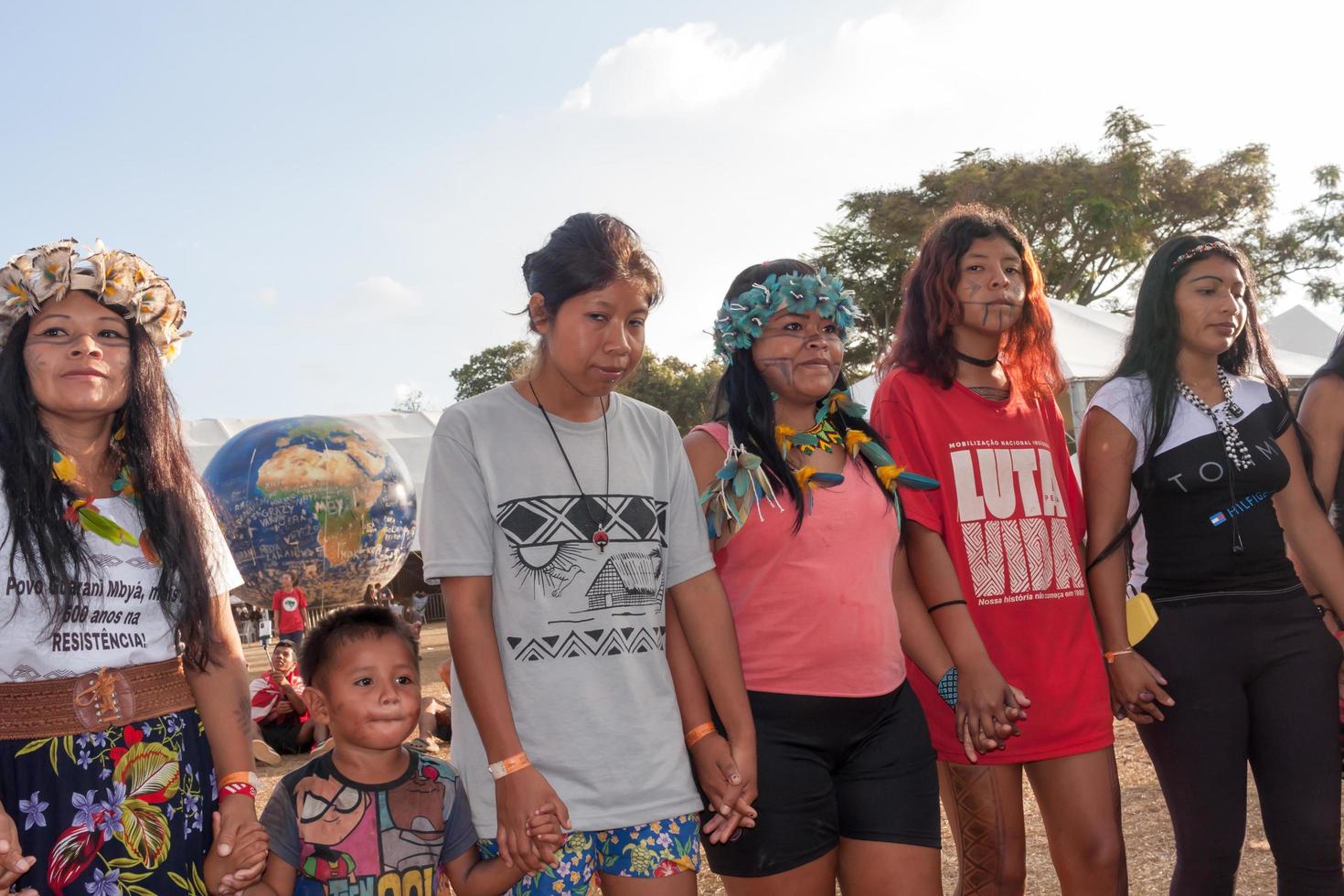 brasilien, df, brasilien-12 april 2022 ursprungsbefolkningar från hela Brasilien, kommer ner till Brasilien, för det årliga fria landlägret eller acampamento terra livre. foto