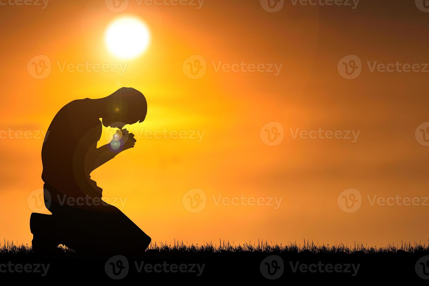 siluett av kristna ber händer andliga och religiösa människor som ber till gud kristendomskoncept foto