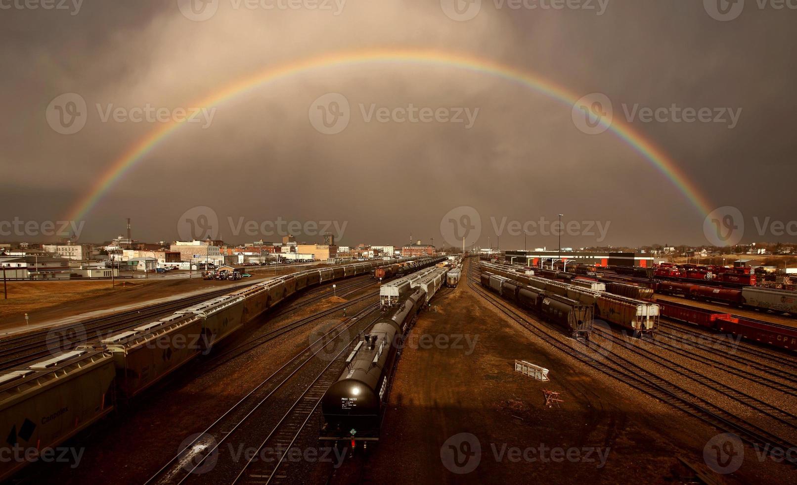 regnbåge över älgkäken saskatchewan foto