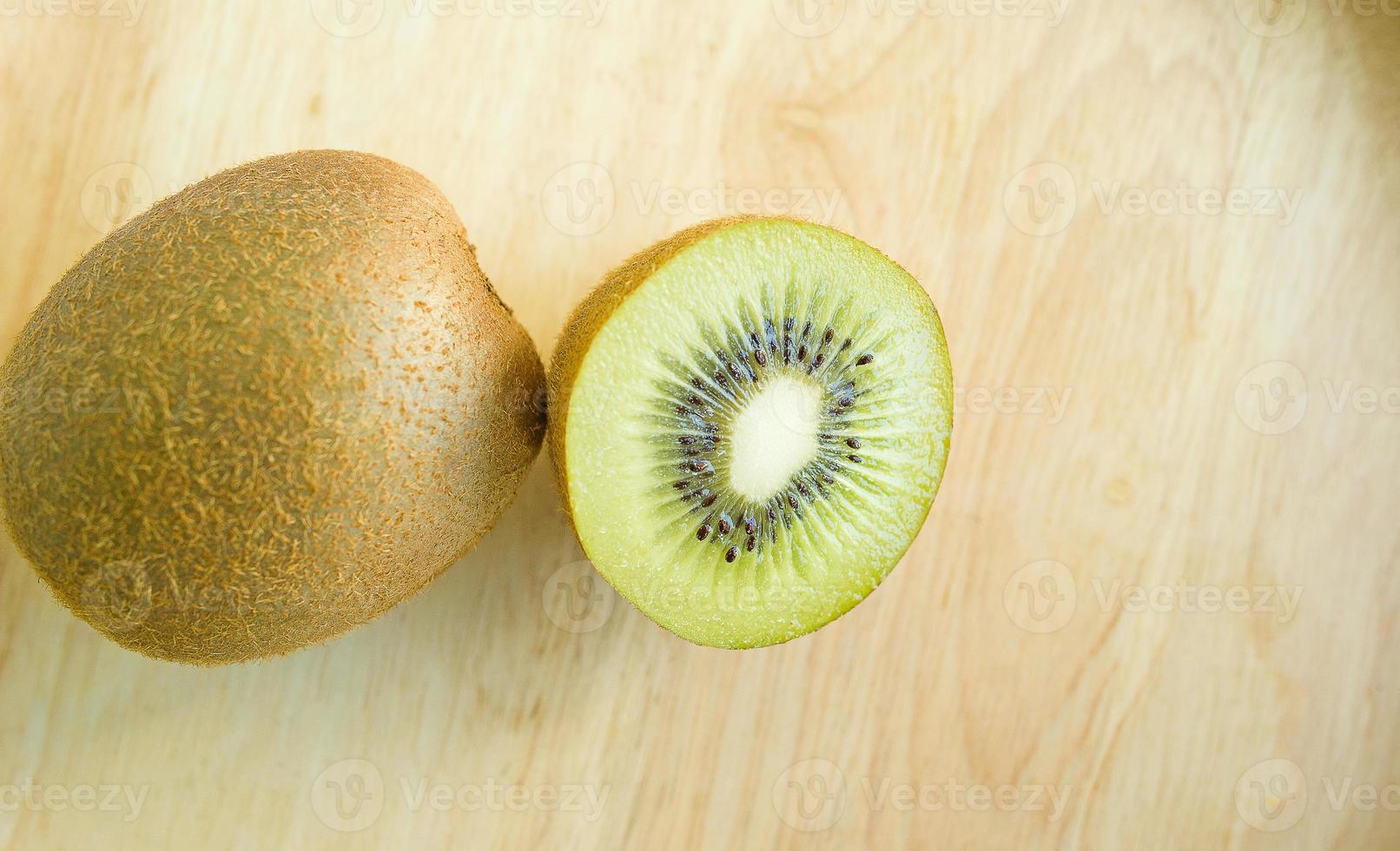 frukterna av hälsoälskare hälsosam frukt och hälsovård att äta hälsosam mat. till huden. frukten placeras i ett vackert bord, äpple aprikos, banan, apelsin, drake, placeras foto