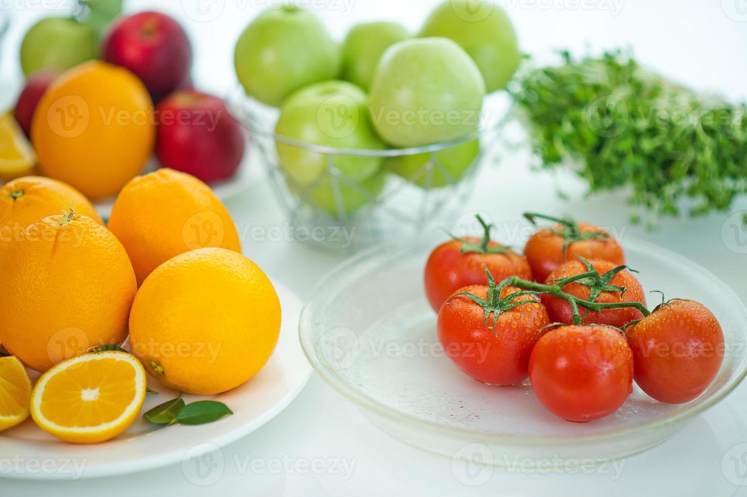 frukterna av hälsoälskare hälsosam frukt och hälsovård att äta hälsosam mat. till huden. frukten placeras i ett vackert bord, äpple aprikos, banan, apelsin, drake, placeras foto