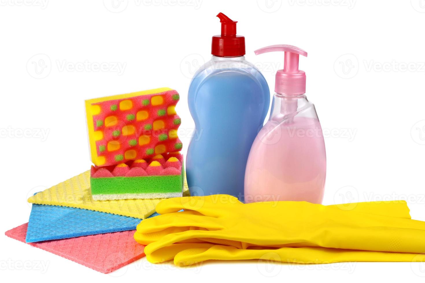föremål för att tvätta och städa upp i ett kök foto