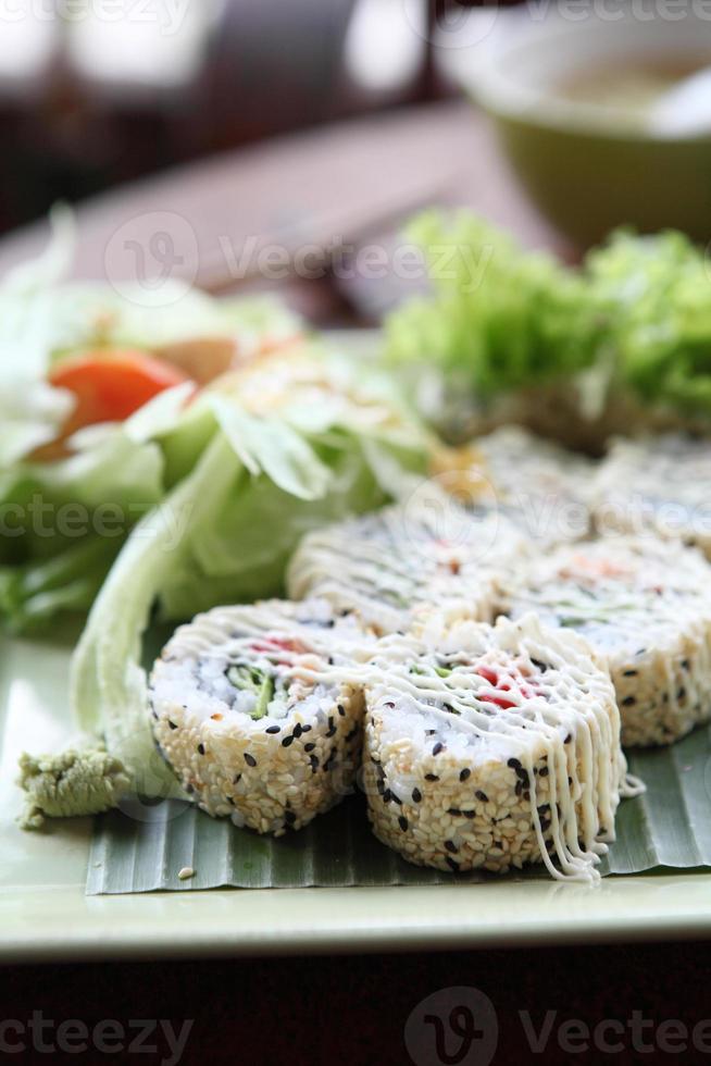 lax maki sushi foto