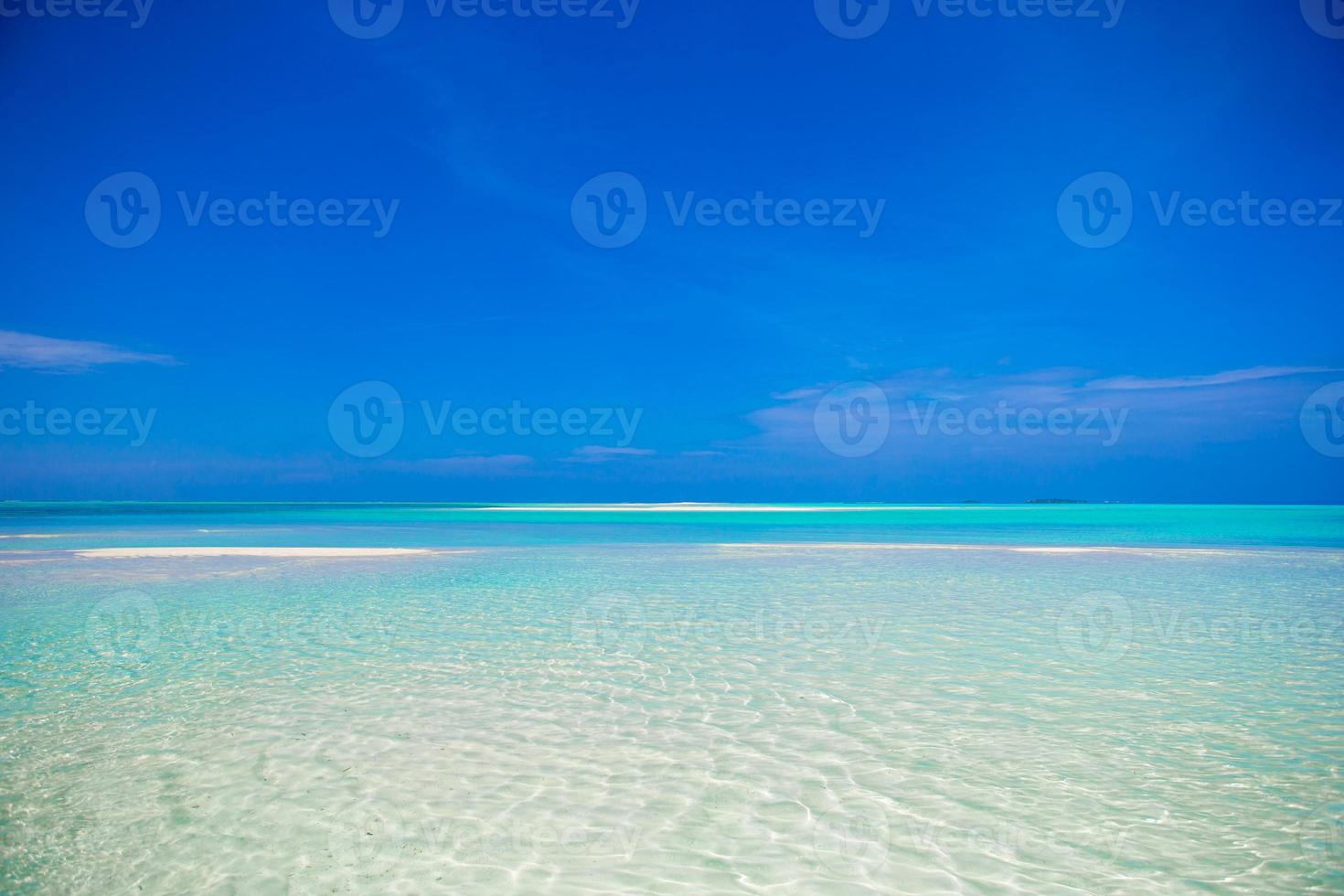 idyllisk tropisk strand med vit sand och perfekt turkost vatten foto