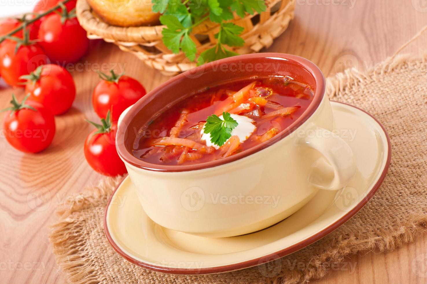 ukrainska och ryska nationella röd soppa-borsch närbild foto