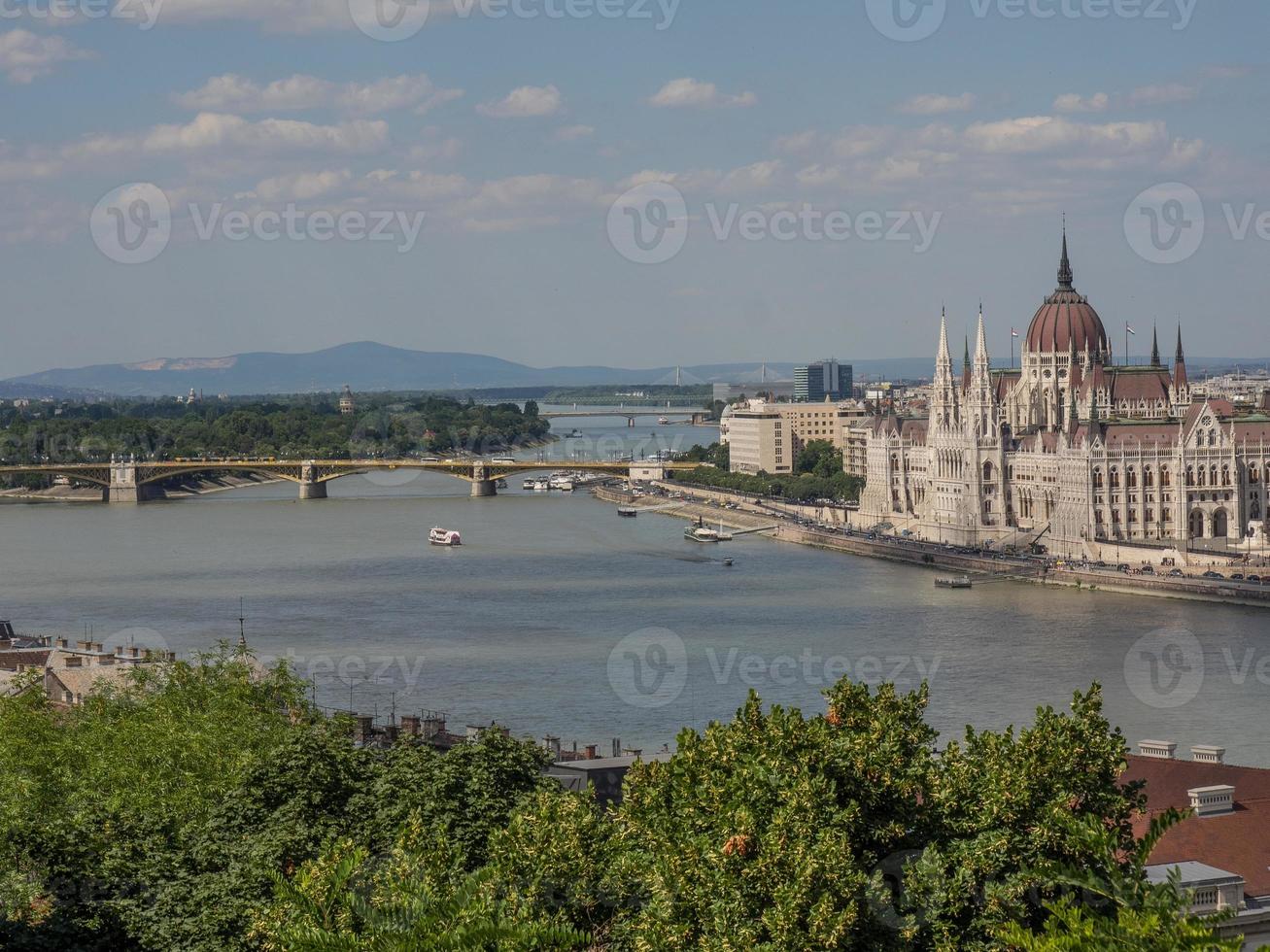 budapest vid floden Donau foto