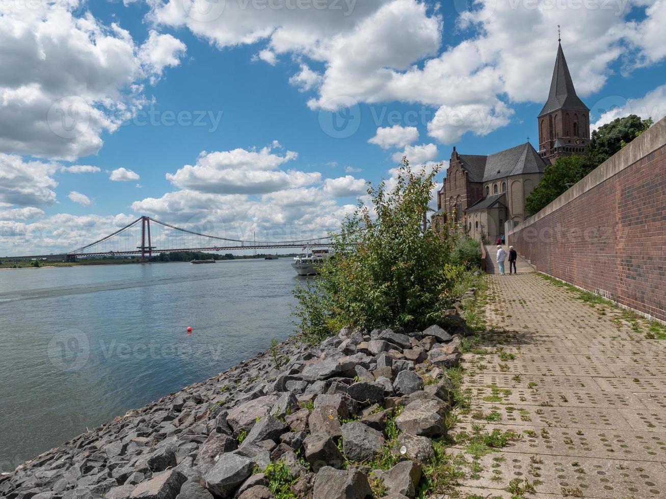 emmerich vid floden rhen i tyskland foto