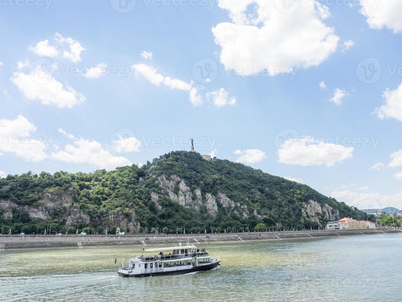 budapest vid floden Donau foto