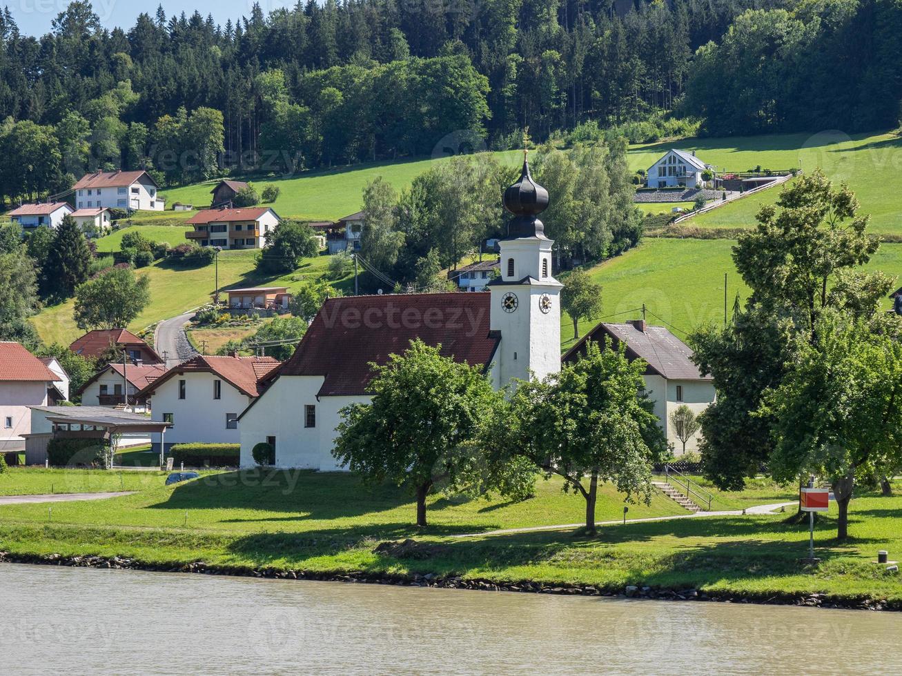 vid floden Donau i Österrike foto