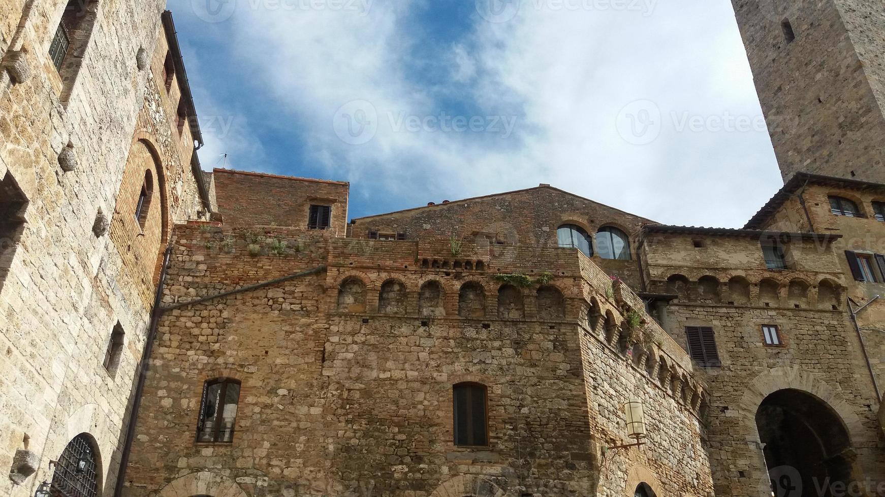 utsikt över staden san gimignano foto