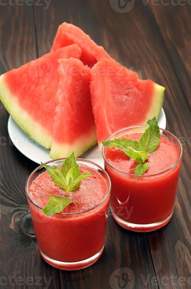 vattenmelon cocktail i glas foto