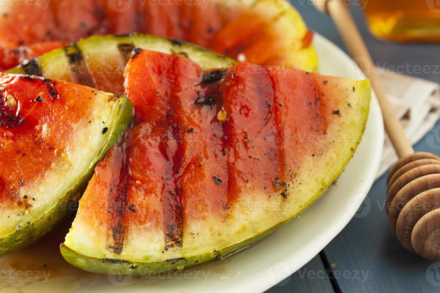 mogen hälsosam organisk grillad vattenmelon foto